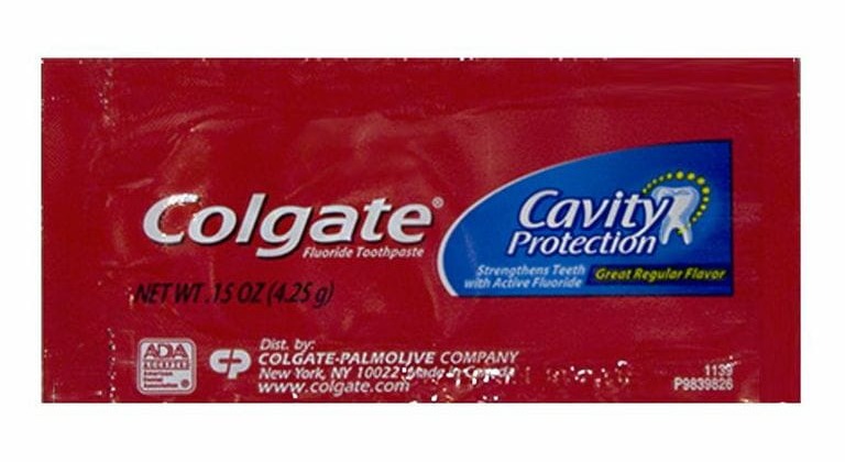 Colgate Regular Single-Use Toothpaste - 0.15 oz. Foil Pack